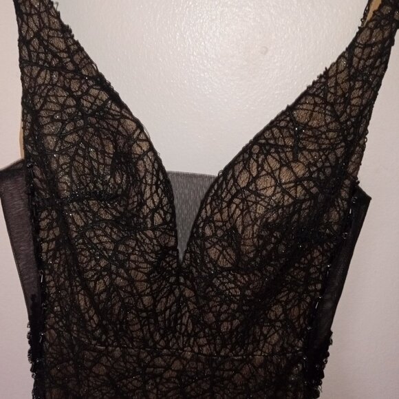 Unique Ellie Wilde MON CHERI Sz 4 Black Mermaid Dress Spider Web Gothic Princess - Picture 9 of 15